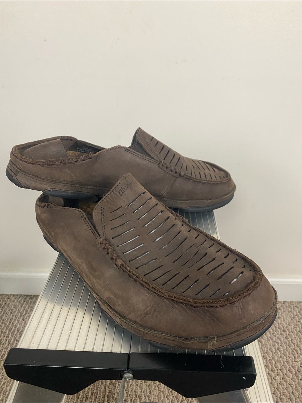OluKai Moloa Kohana men's leather slip-on convertible heel
